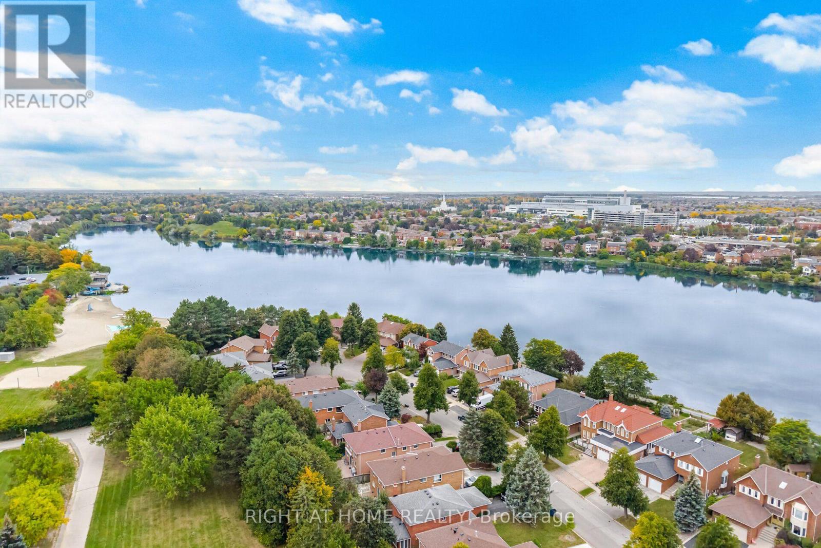 10 Piccolo Wood, Brampton, Ontario  L6S 5C4 - Photo 4 - W13844192