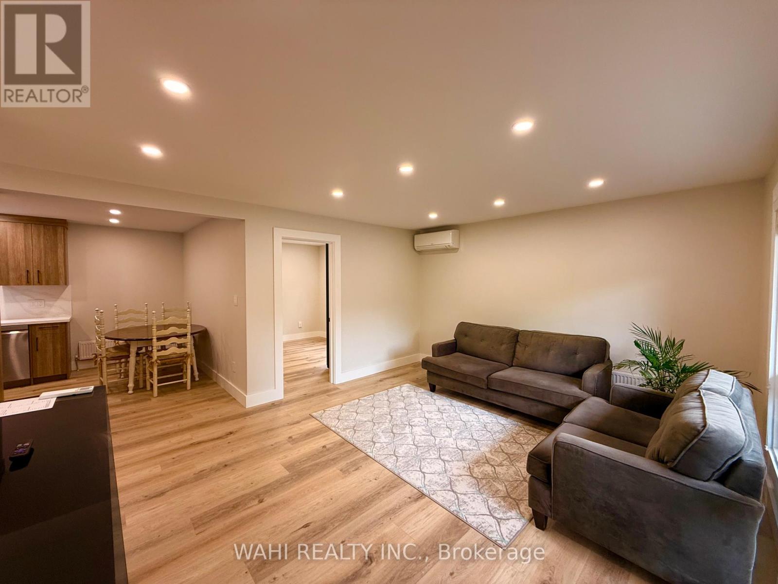 Unit 2 - 24 Lloyd George Avenue, Toronto, Ontario  M8W 3W4 - Photo 4 - W13844270