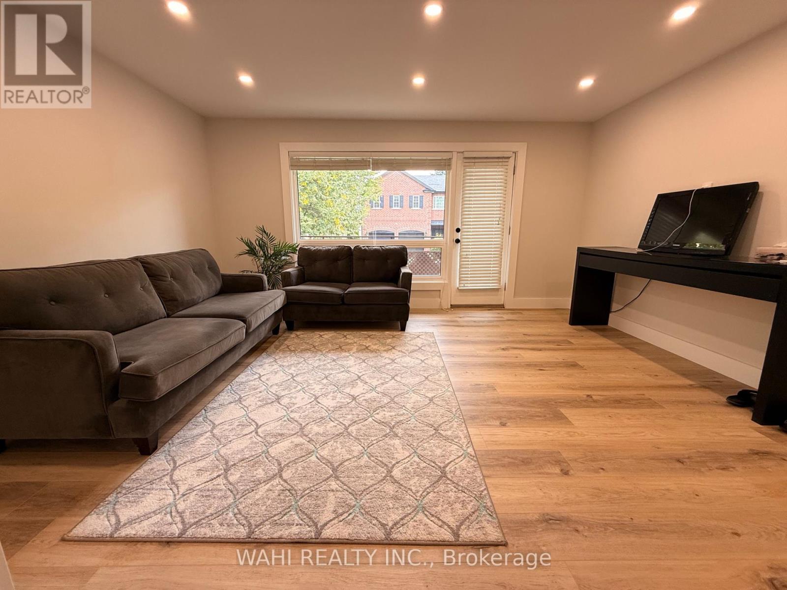 Unit 2 - 24 Lloyd George Avenue, Toronto, Ontario  M8W 3W4 - Photo 5 - W13844270