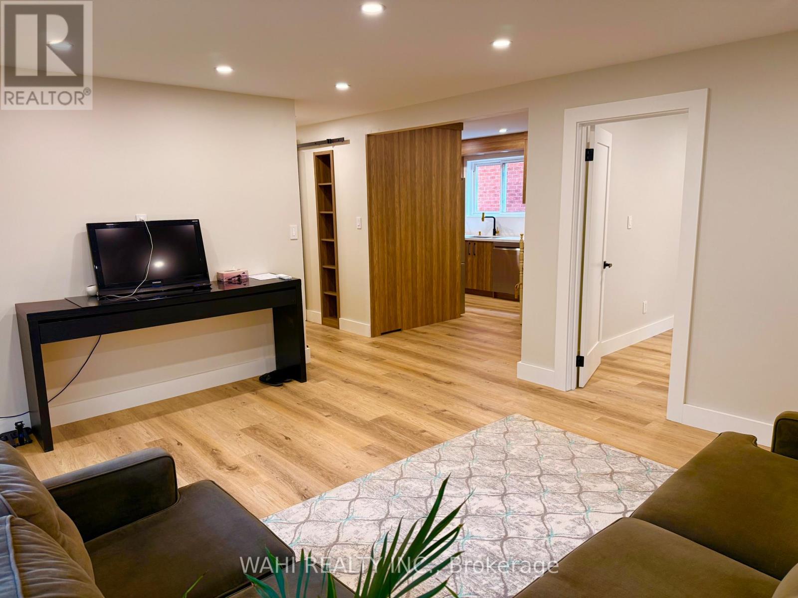 Unit 2 - 24 Lloyd George Avenue, Toronto, Ontario  M8W 3W4 - Photo 6 - W13844270