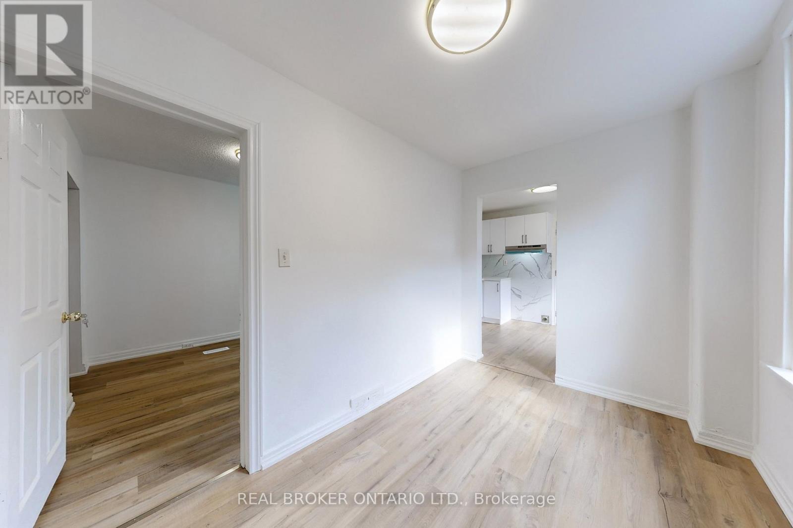 Main - 102 Bowie Avenue, Toronto, Ontario  M6E 2P7 - Photo 12 - W13844300