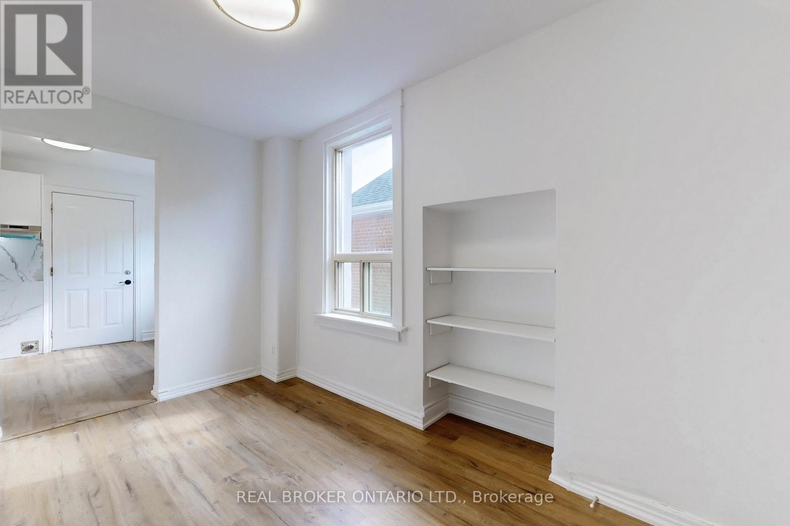 Main - 102 Bowie Avenue, Toronto, Ontario  M6E 2P7 - Photo 13 - W13844300