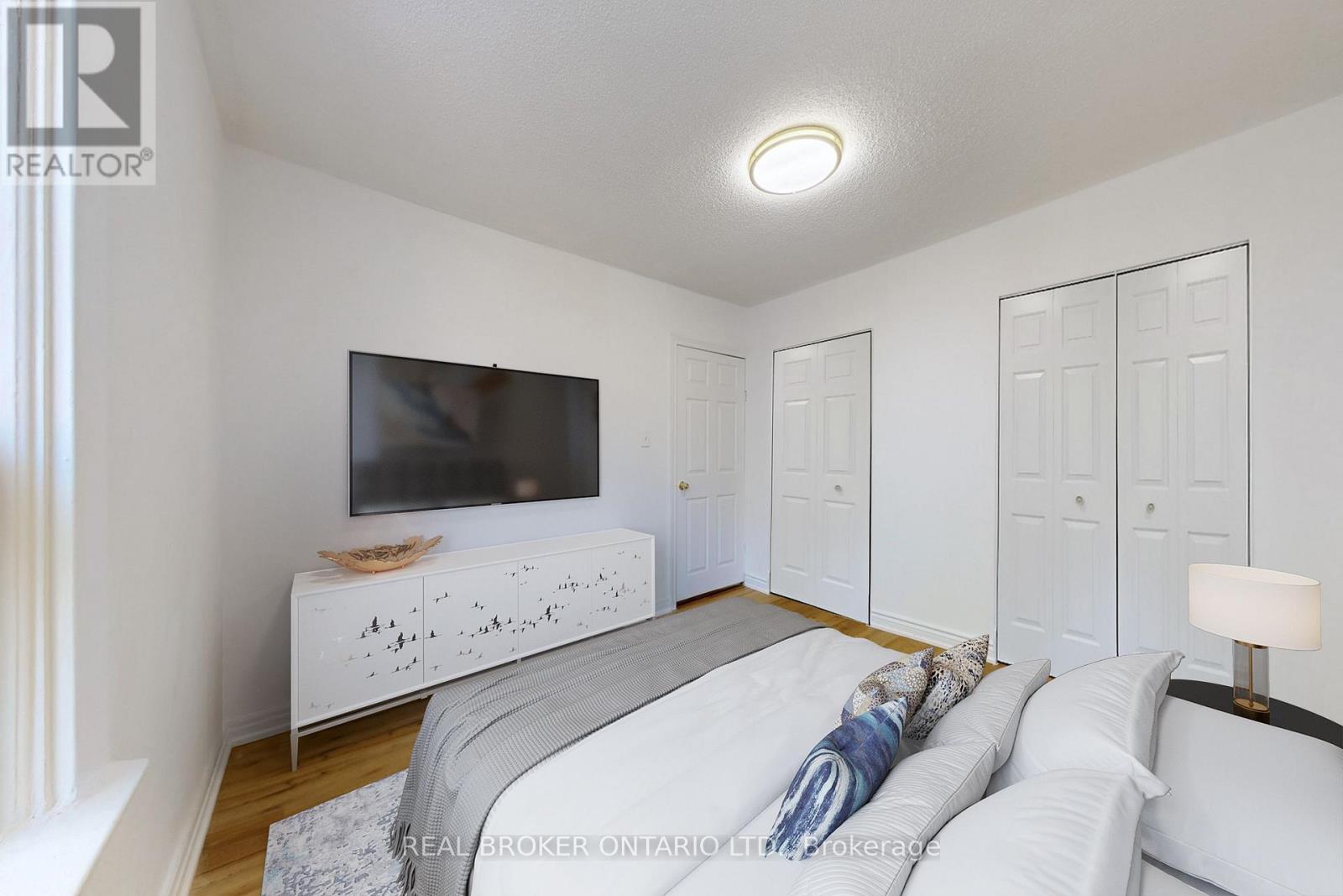 Main - 102 Bowie Avenue, Toronto, Ontario  M6E 2P7 - Photo 17 - W13844300