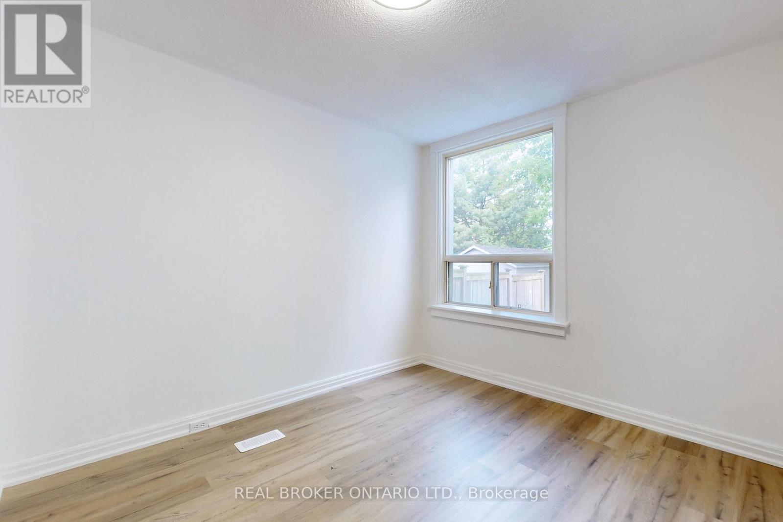 Main - 102 Bowie Avenue, Toronto, Ontario  M6E 2P7 - Photo 21 - W13844300