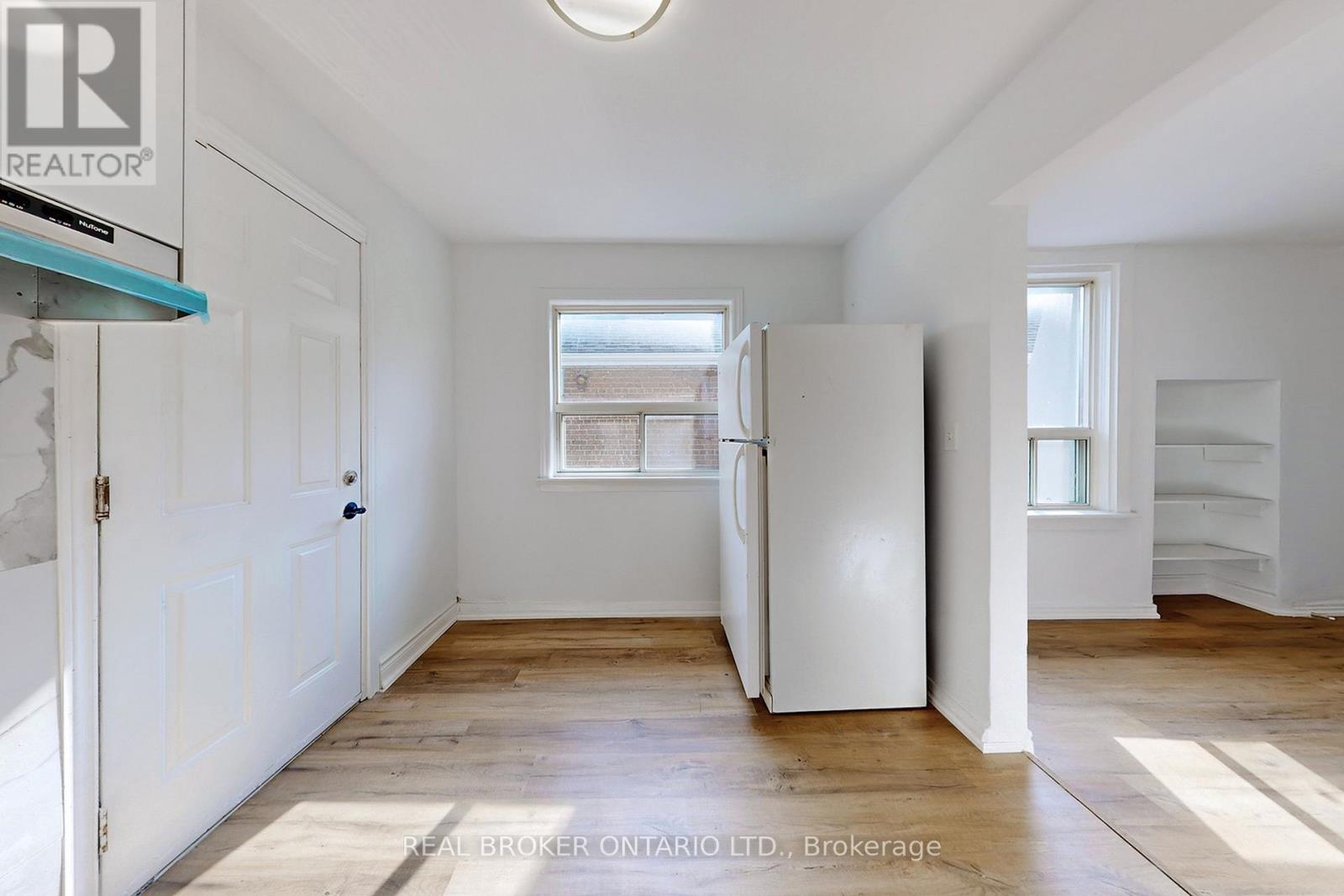 Main - 102 Bowie Avenue, Toronto, Ontario  M6E 2P7 - Photo 24 - W13844300