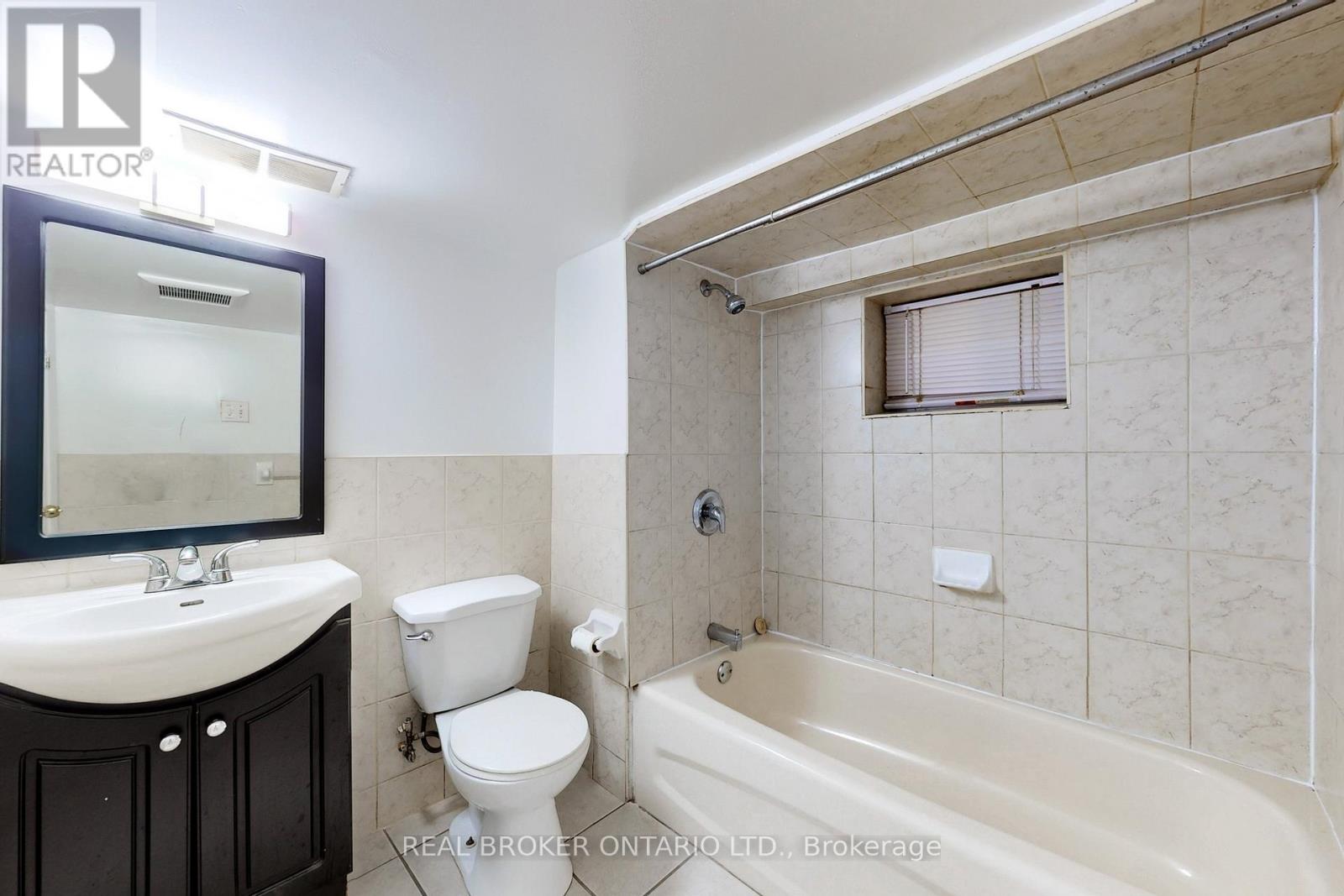 Main - 102 Bowie Avenue, Toronto, Ontario  M6E 2P7 - Photo 25 - W13844300