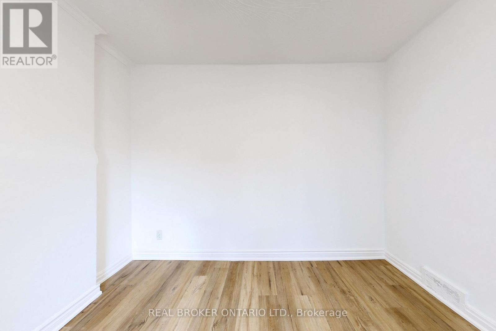 Main - 102 Bowie Avenue, Toronto, Ontario  M6E 2P7 - Photo 6 - W13844300