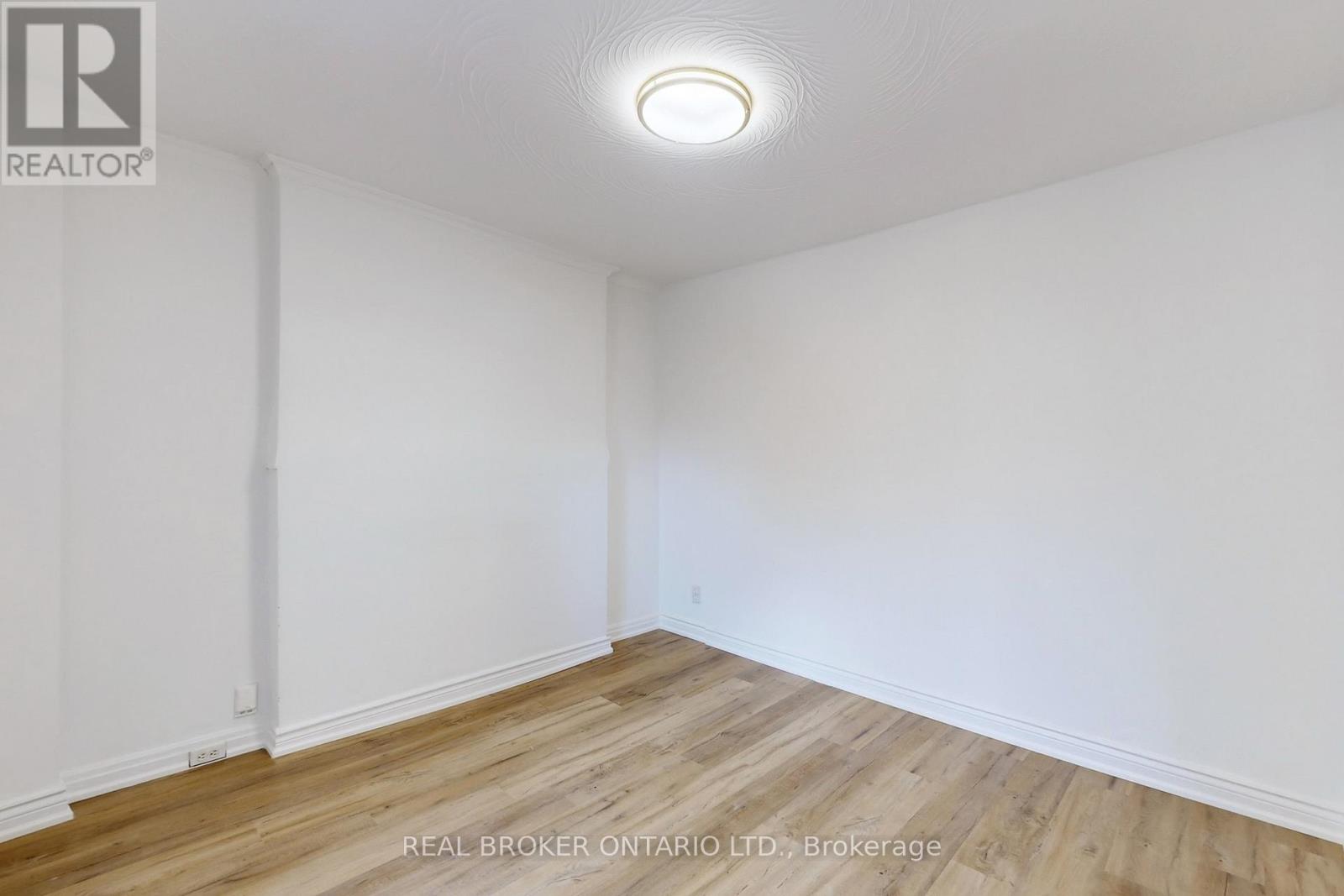 Main - 102 Bowie Avenue, Toronto, Ontario  M6E 2P7 - Photo 7 - W13844300