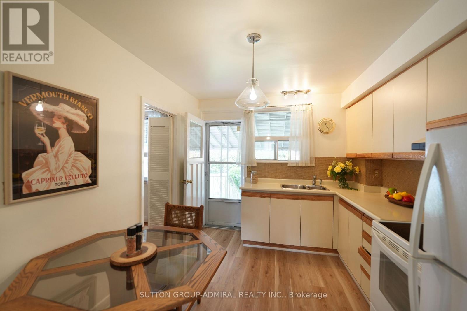 14 Thurrock Road, Toronto, Ontario  M3L 1P6 - Photo 6 - W13844382