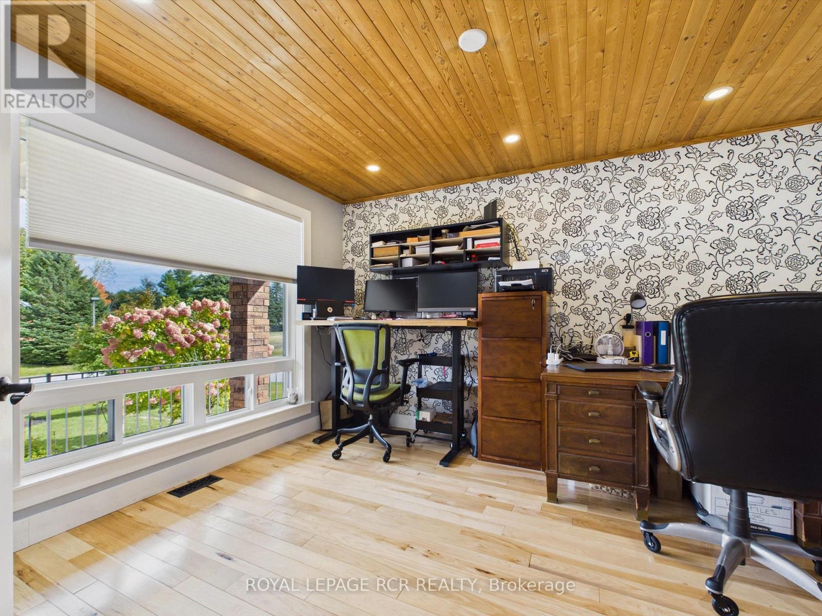 16 Loree Drive, Adjala-Tosorontio, Ontario  L0M 1J0 - Photo 4 - N13836464