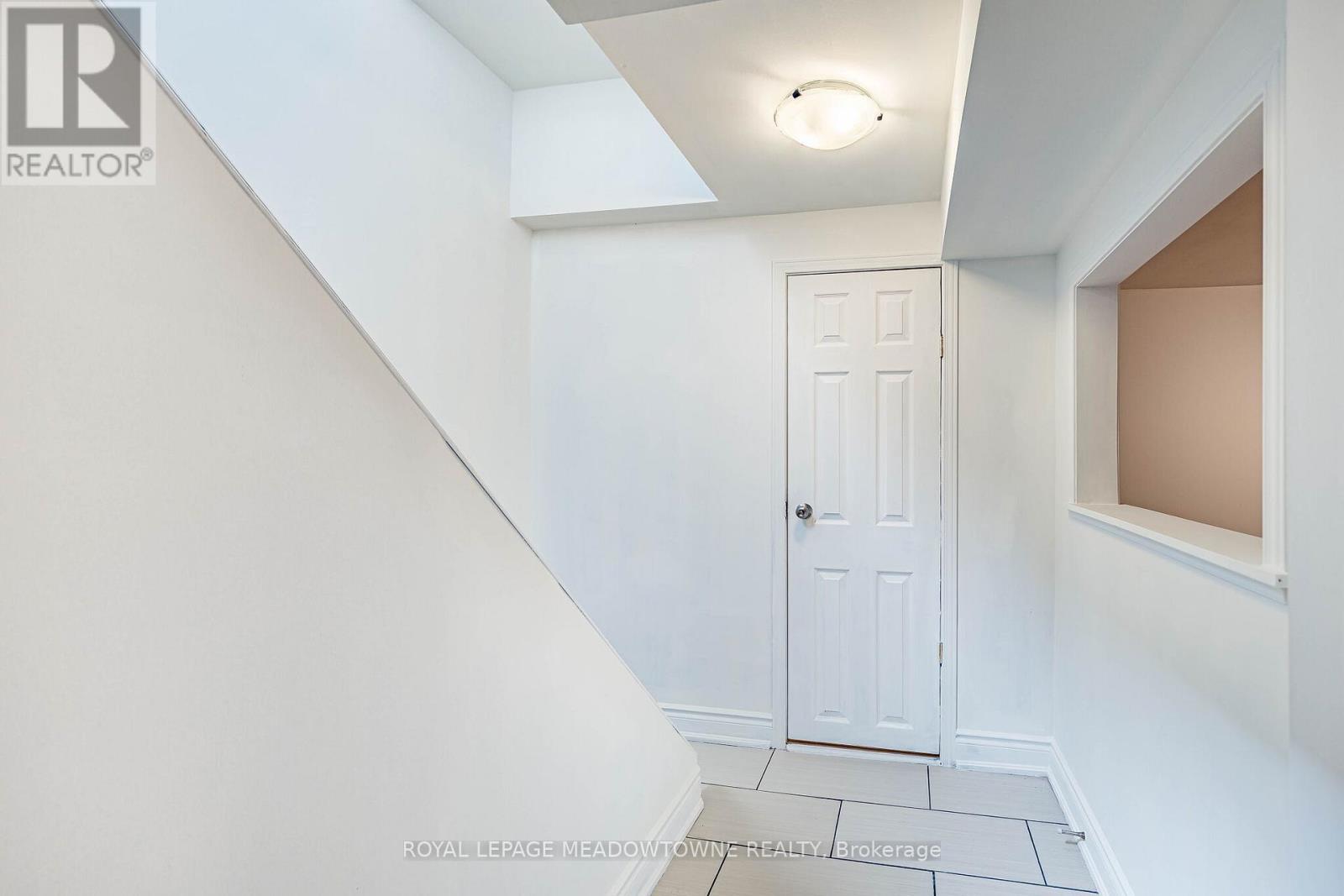 2155 Pashak Court, Mississauga, Ontario  L5A 1H8 - Photo 19 - W13464792