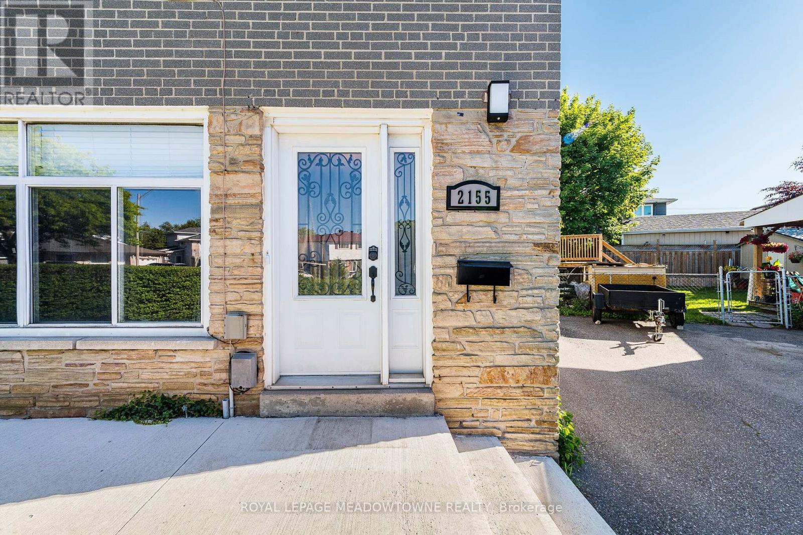 2155 Pashak Court, Mississauga, Ontario  L5A 1H8 - Photo 2 - W13464792