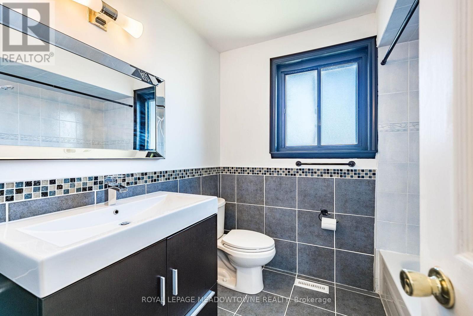 2155 Pashak Court, Mississauga, Ontario  L5A 1H8 - Photo 17 - W13464792