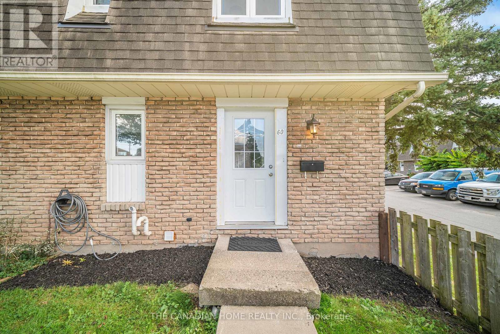 60 - 131 Rockwood Avenue, St. Catharines, Ontario  L2P 3K4 - Photo 2 - X13844348