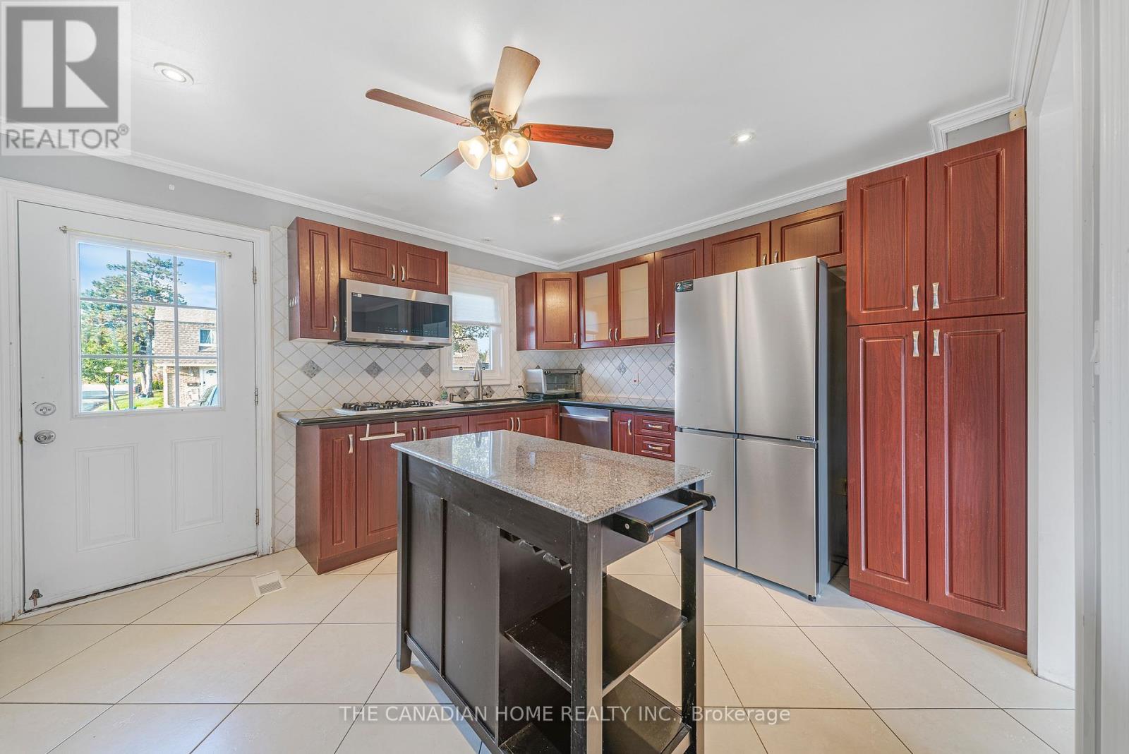 60 - 131 Rockwood Avenue, St. Catharines, Ontario  L2P 3K4 - Photo 3 - X13844348
