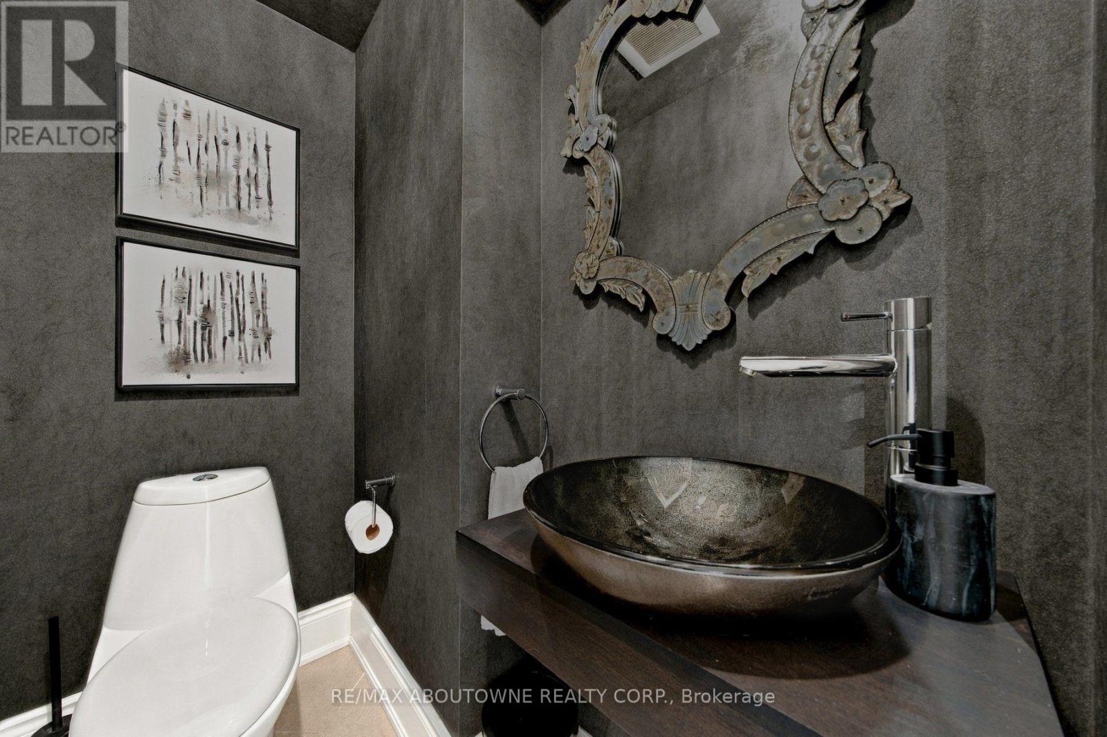 426 Trafalgar Road, Oakville, Ontario  L6J 3H7 - Photo 7 - W13843702