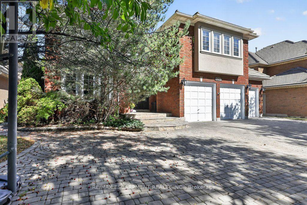 5097 Elderview Court, Mississauga, Ontario  L5M 5A9 - Photo 2 - W13843712