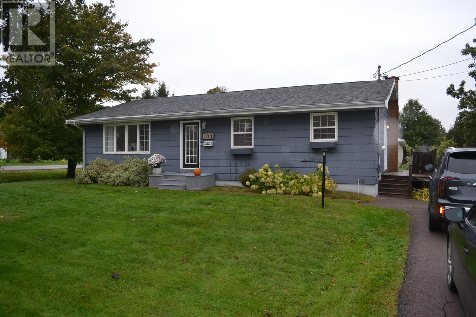 103 Oak Drive, Sherwood, Prince Edward Island  C1A 7Y8 - Photo 2 - 202624689