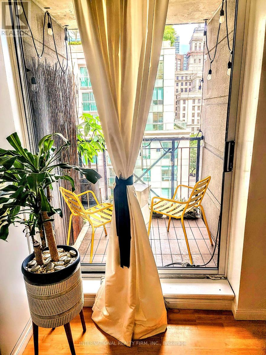 1209 - 140 Simcoe Street, Toronto, Ontario M5H 4E9 - Photo 17 - C13844116