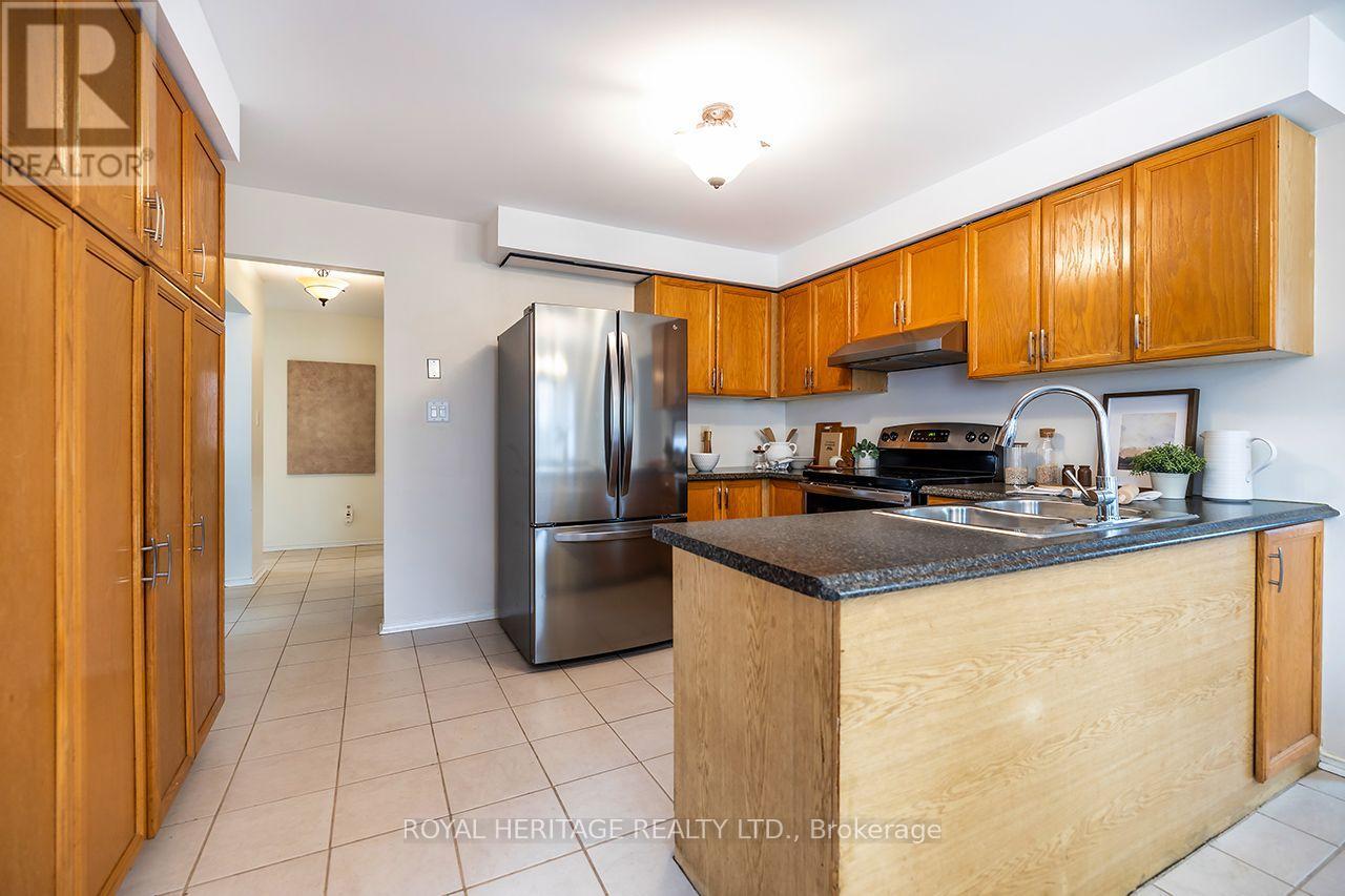 61 Forest Hts Street, Whitby, Ontario  L1R 1T8 - Photo 13 - E13844372