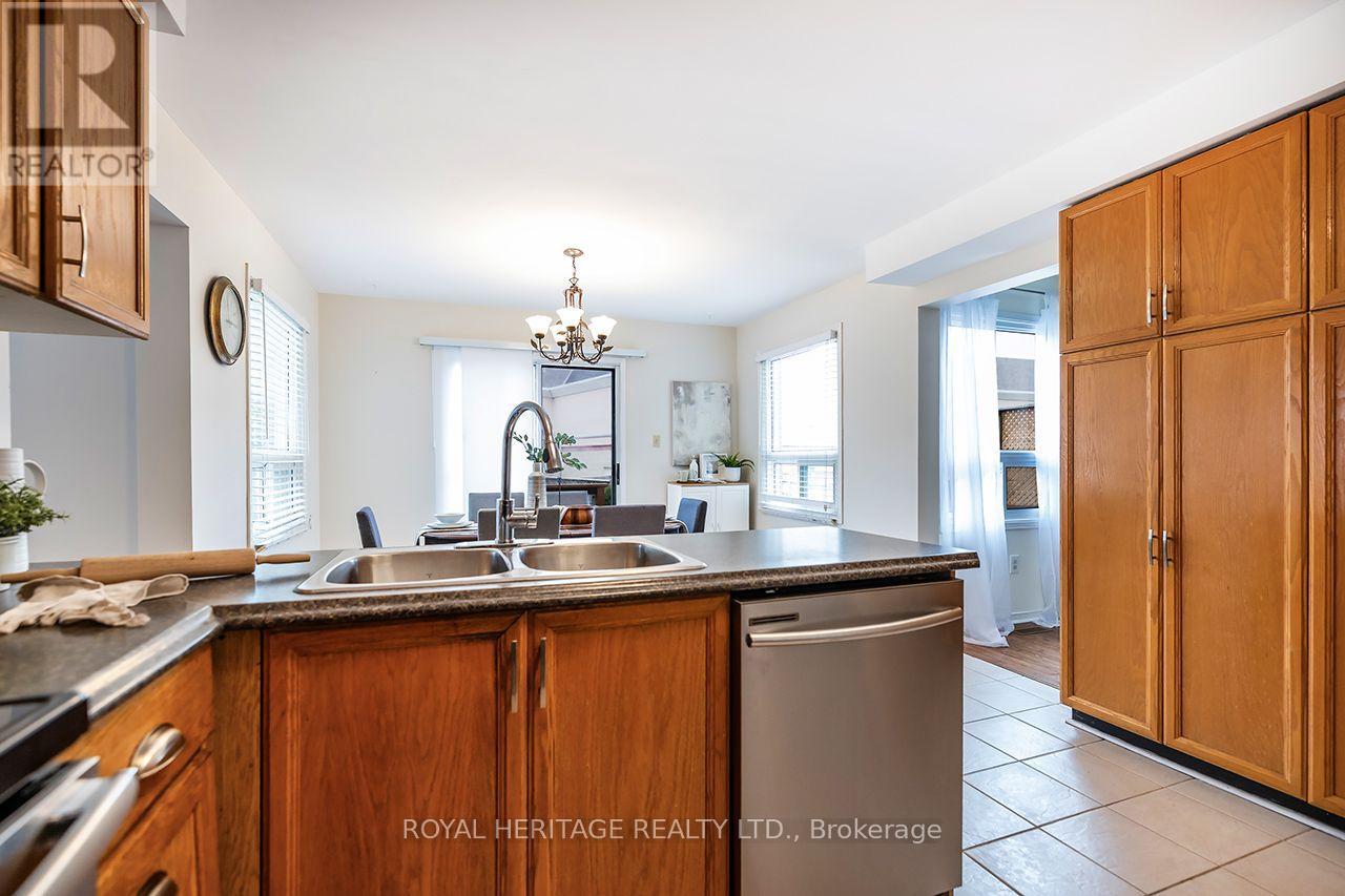 61 Forest Hts Street, Whitby, Ontario  L1R 1T8 - Photo 16 - E13844372