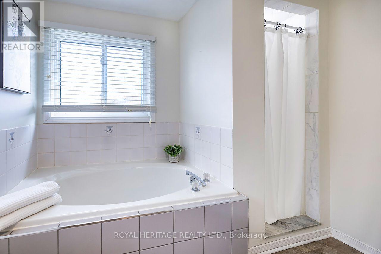 61 Forest Hts Street, Whitby, Ontario  L1R 1T8 - Photo 24 - E13844372