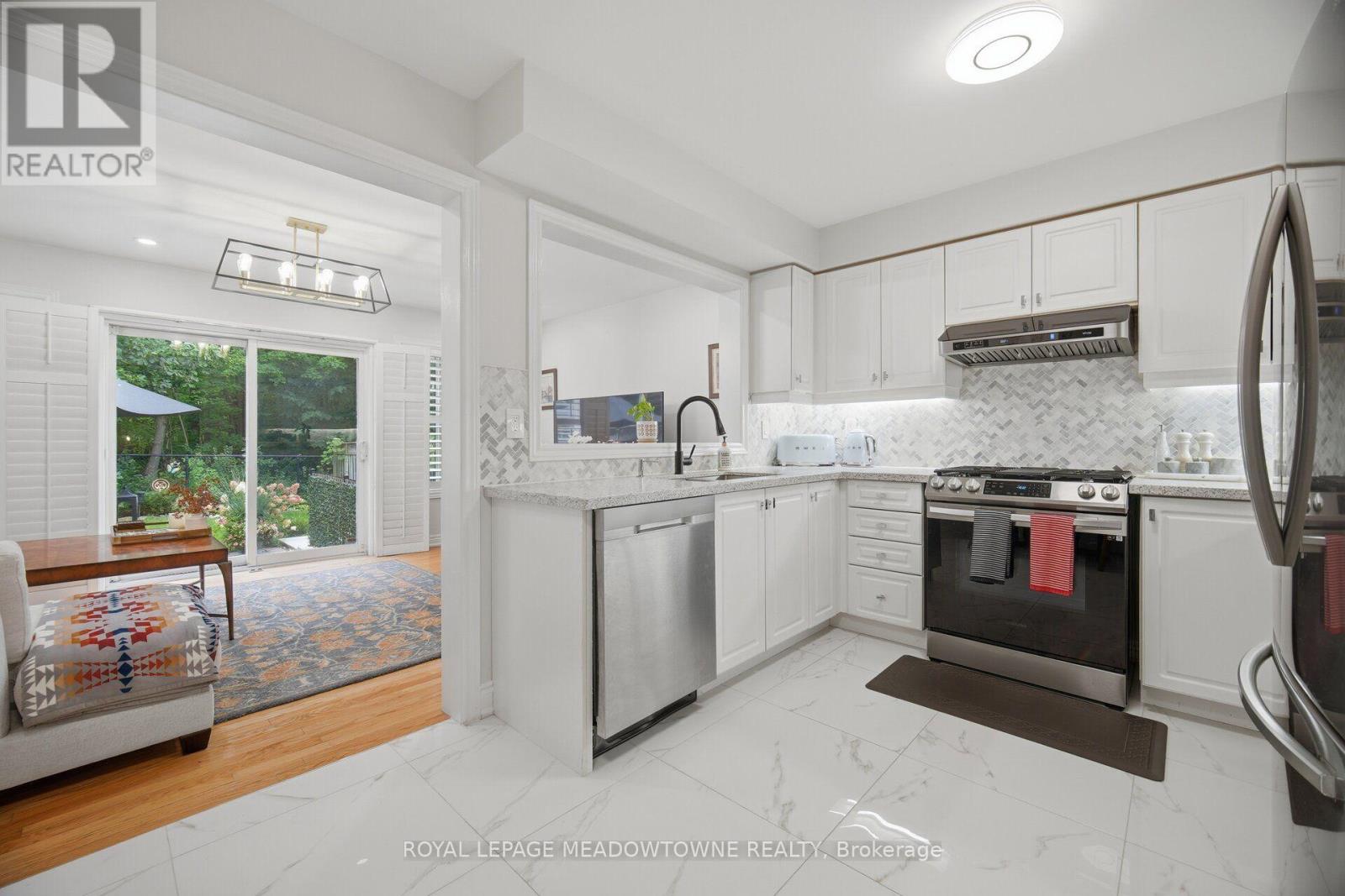 6623 Blackheath Ridge, Mississauga, Ontario  L5W 1Z7 - Photo 7 - W13765132