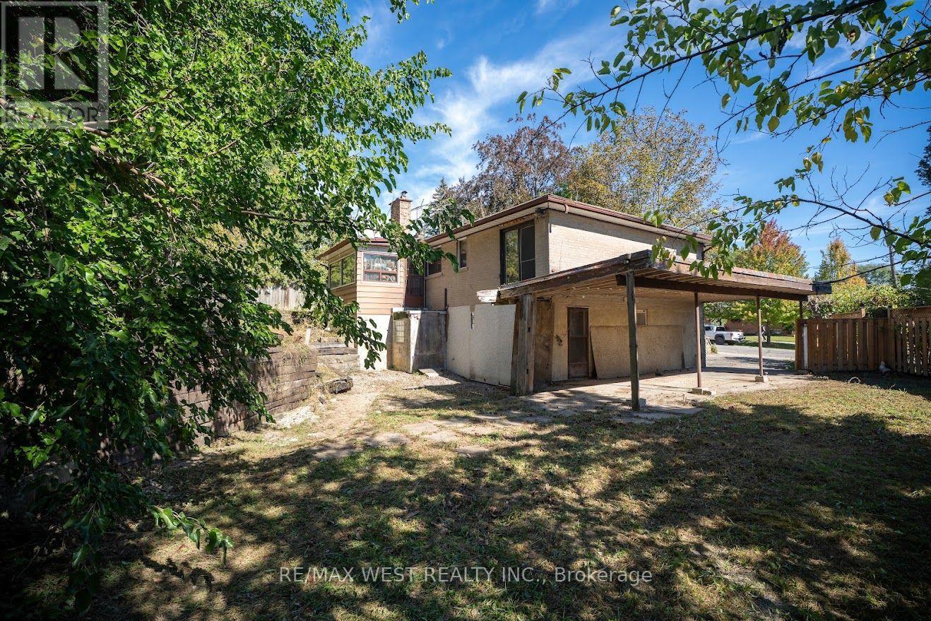 39 Mcmanus Road, Toronto, Ontario  M9P 2J9 - Photo 12 - W13844222