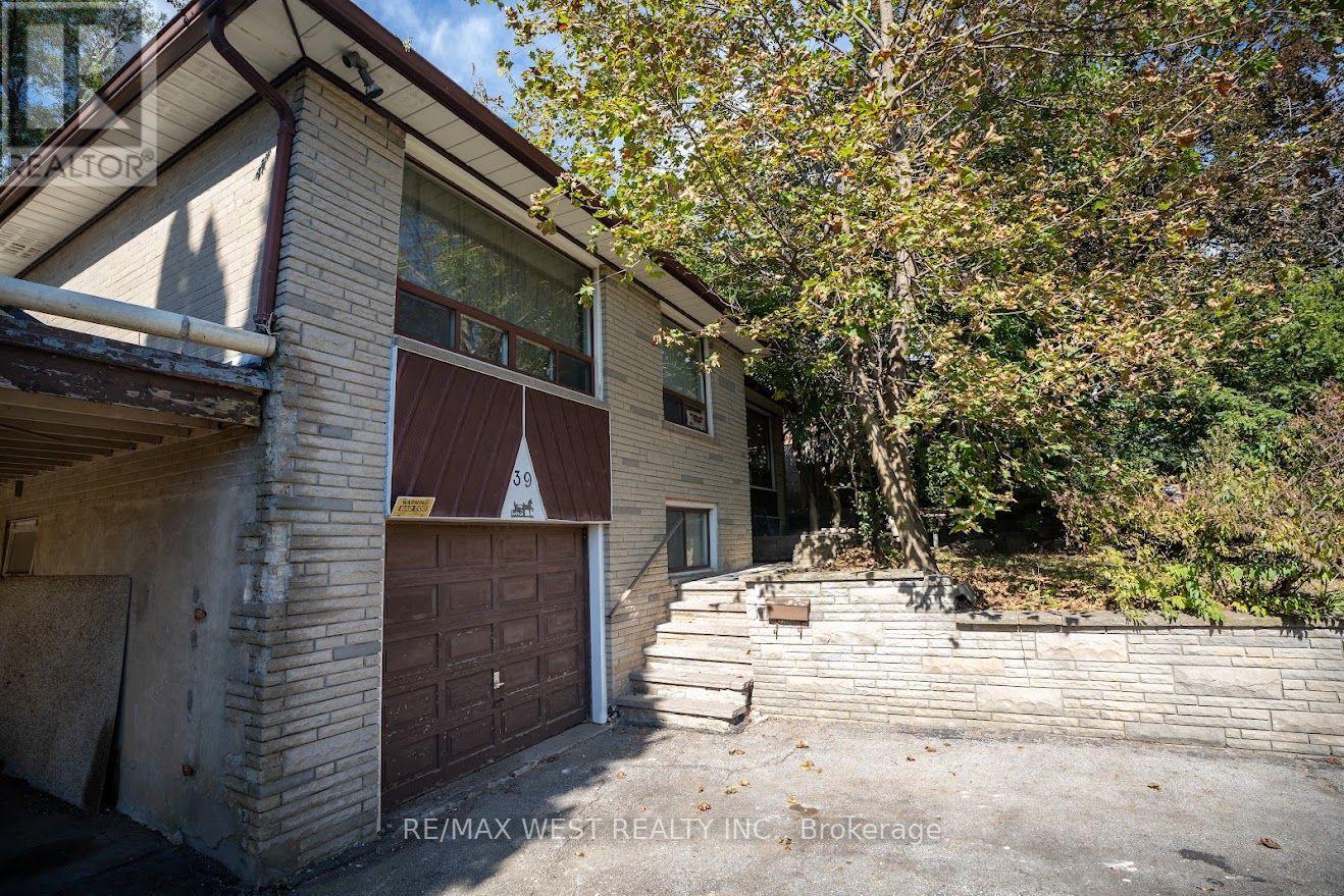 39 Mcmanus Road, Toronto, Ontario  M9P 2J9 - Photo 18 - W13844222