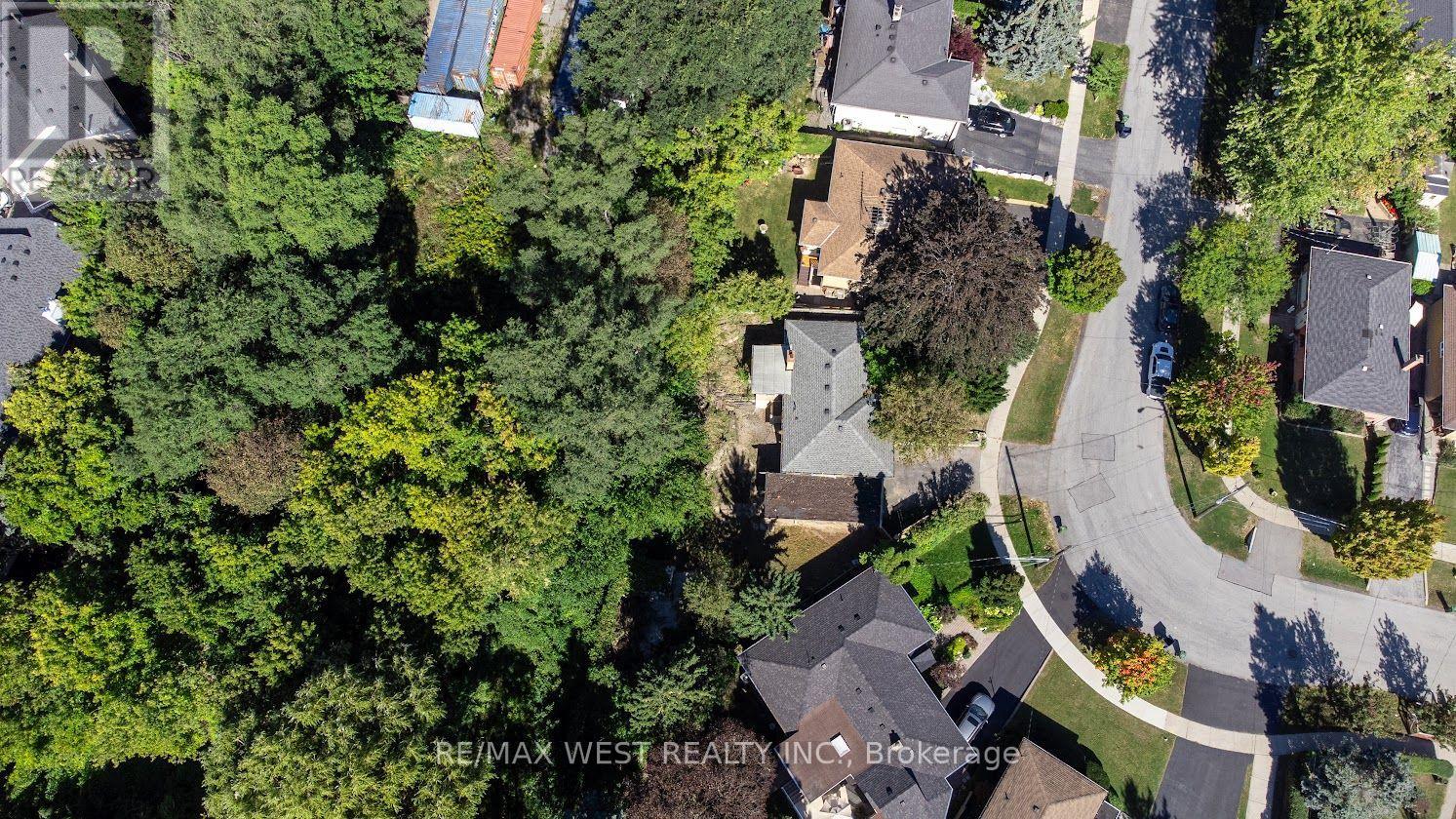 39 Mcmanus Road, Toronto, Ontario  M9P 2J9 - Photo 6 - W13844222