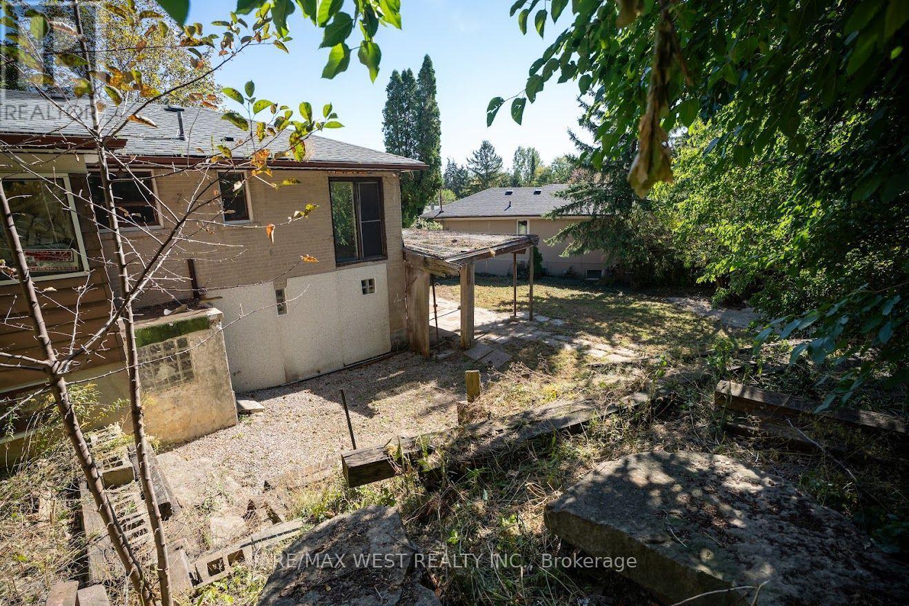 39 Mcmanus Road, Toronto, Ontario  M9P 2J9 - Photo 15 - W13844222