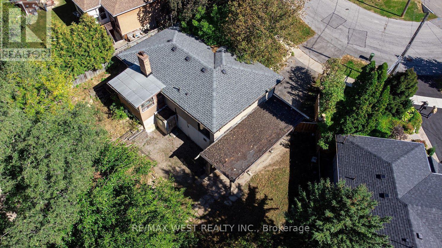 39 Mcmanus Road, Toronto, Ontario  M9P 2J9 - Photo 7 - W13844222