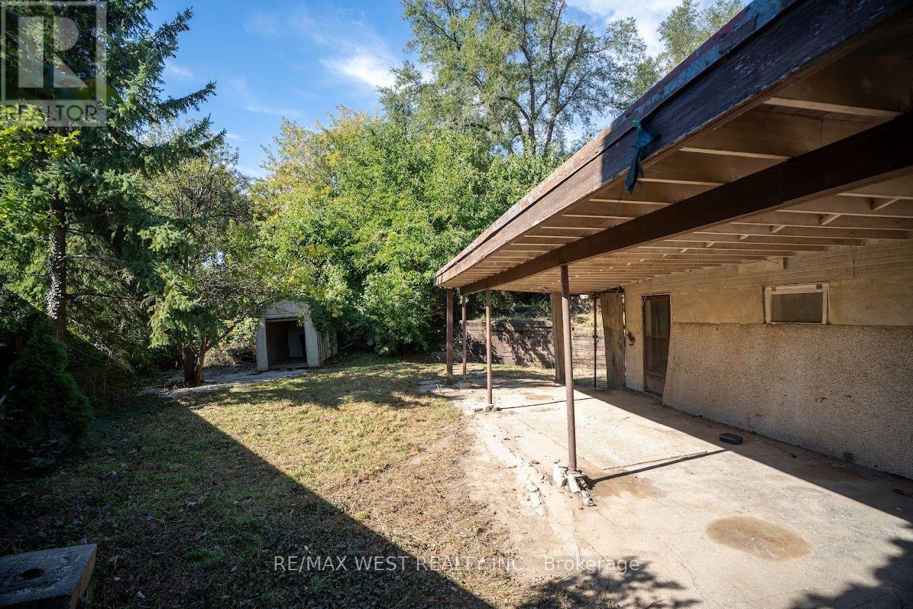 39 Mcmanus Road, Toronto, Ontario  M9P 2J9 - Photo 9 - W13844222