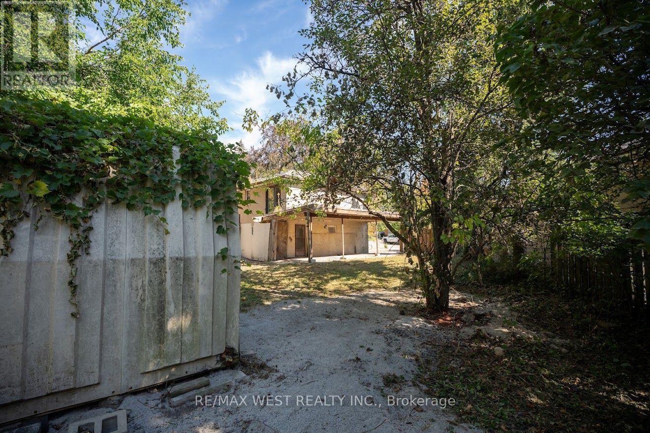 39 Mcmanus Road, Toronto, Ontario  M9P 2J9 - Photo 10 - W13844222