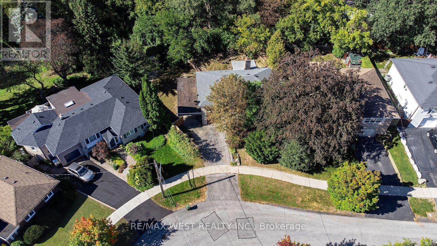 39 Mcmanus Road, Toronto, Ontario  M9P 2J9 - Photo 5 - W13844222