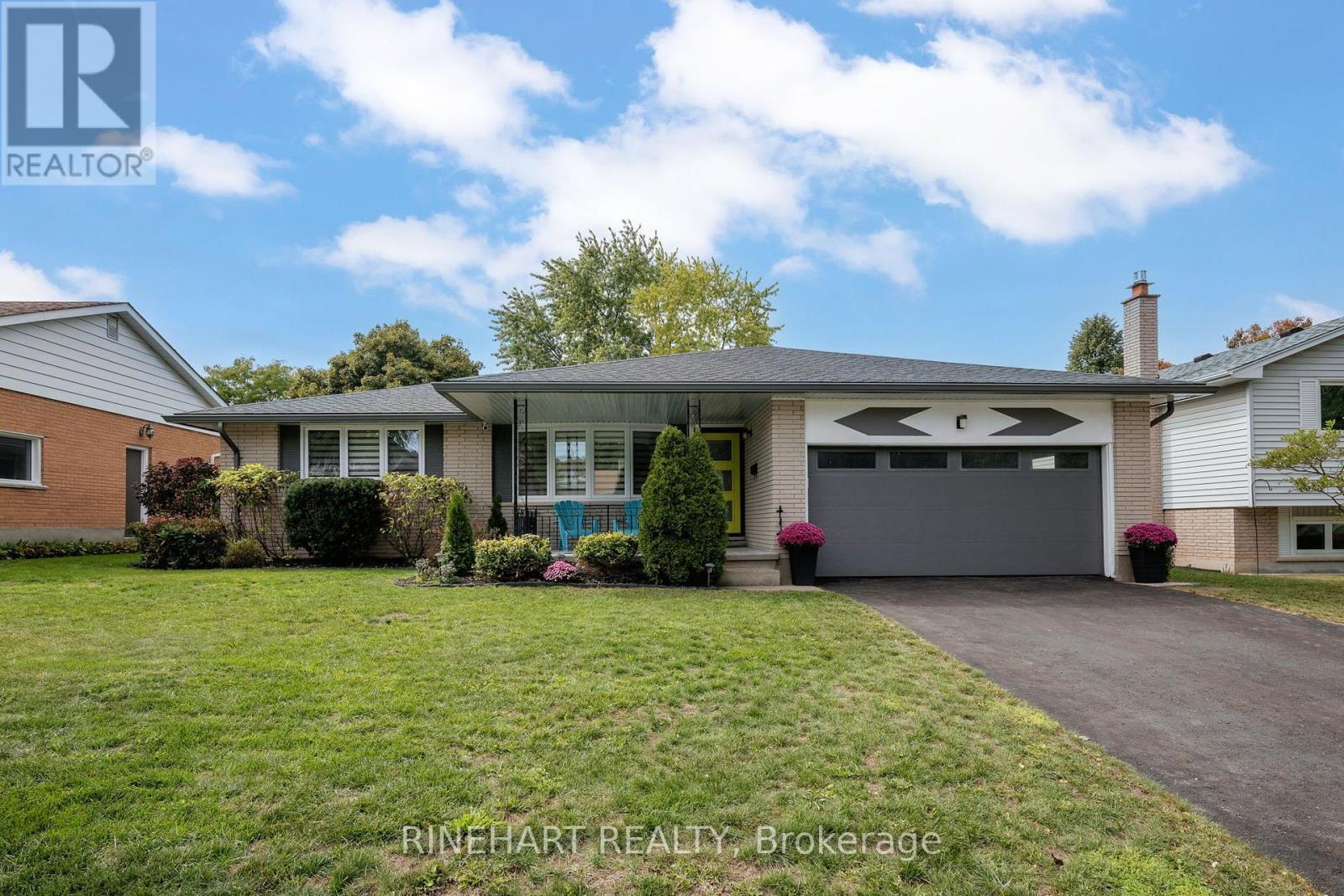 17 APPLEWOOD LANE, London South, Ontario