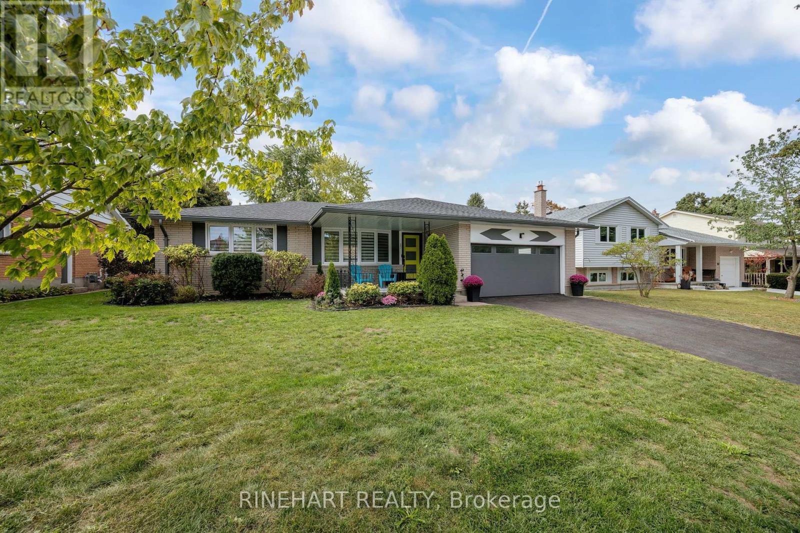 17 Applewood Lane, London South, Ontario  N6J 3P9 - Photo 3 - X13844498