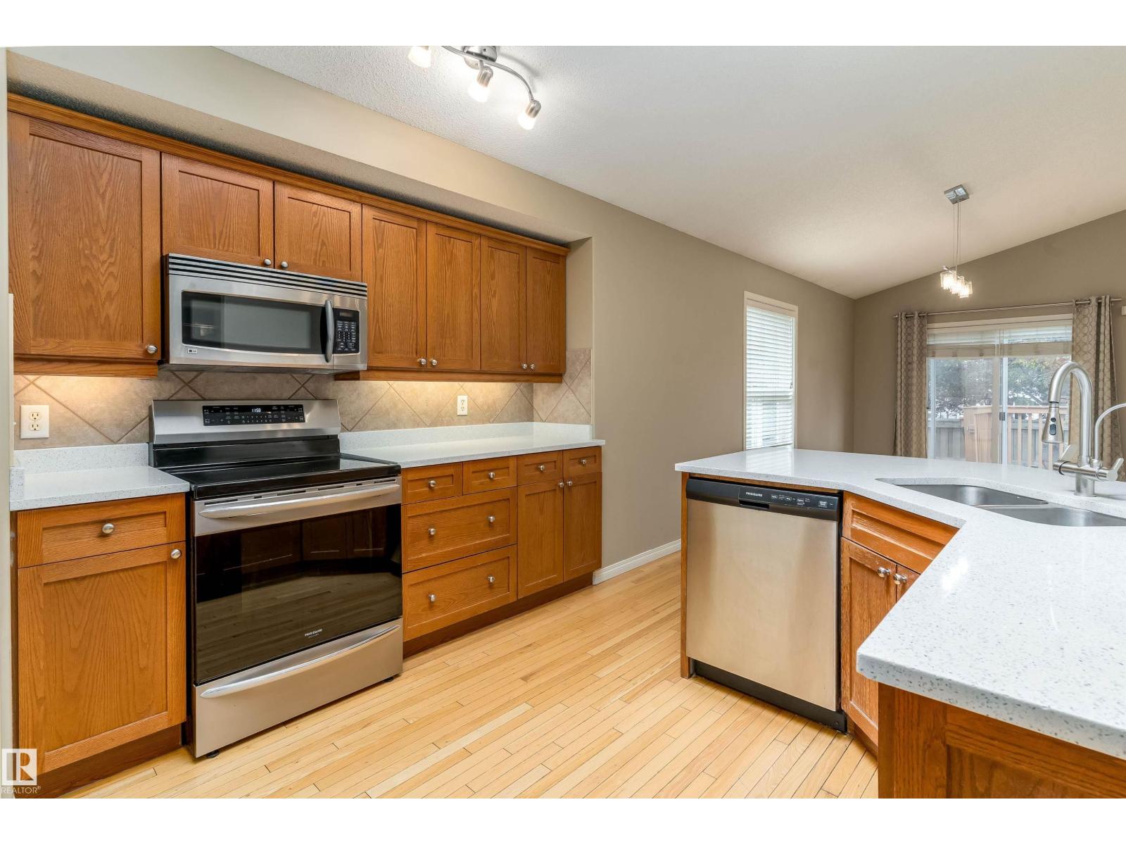 8218 Shaske Place Nw Nw, Edmonton, Alberta  T6R 3V9 - Photo 7 - E4510992