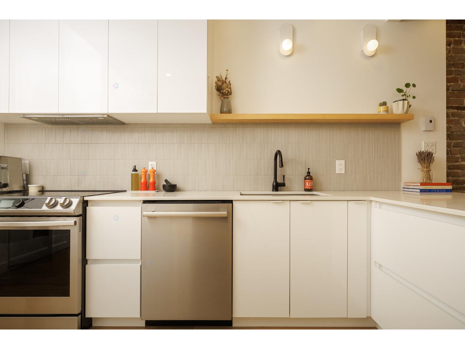 4665 Rue Boyer Montréal (Le Plateau-Mont-Royal) Quebec Canada H2J3E5 3