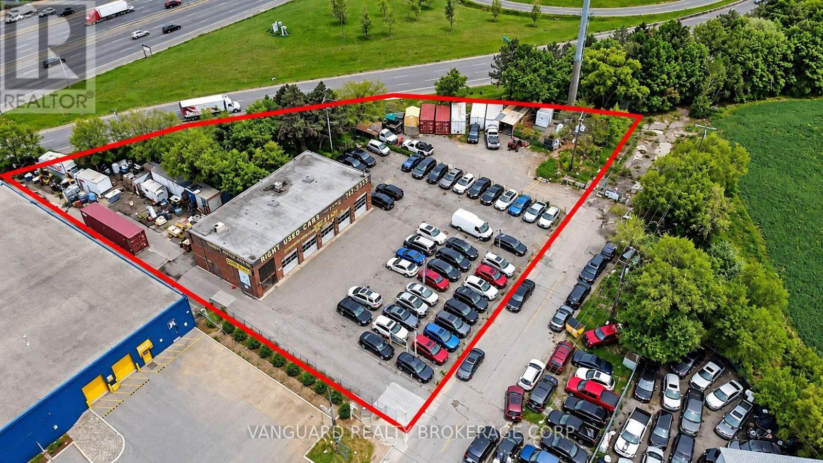 2025 Wilson Avenue, Toronto, Ontario M9M 1A9 - Photo 2 - W13235658