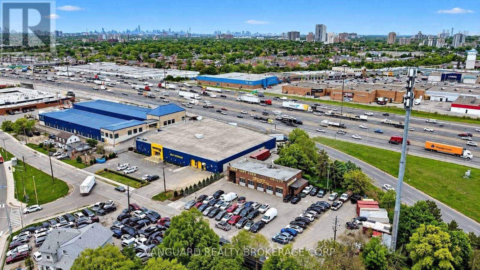 2025 Wilson Avenue, Toronto, Ontario M9M 1A9 - Photo 4 - W13235658