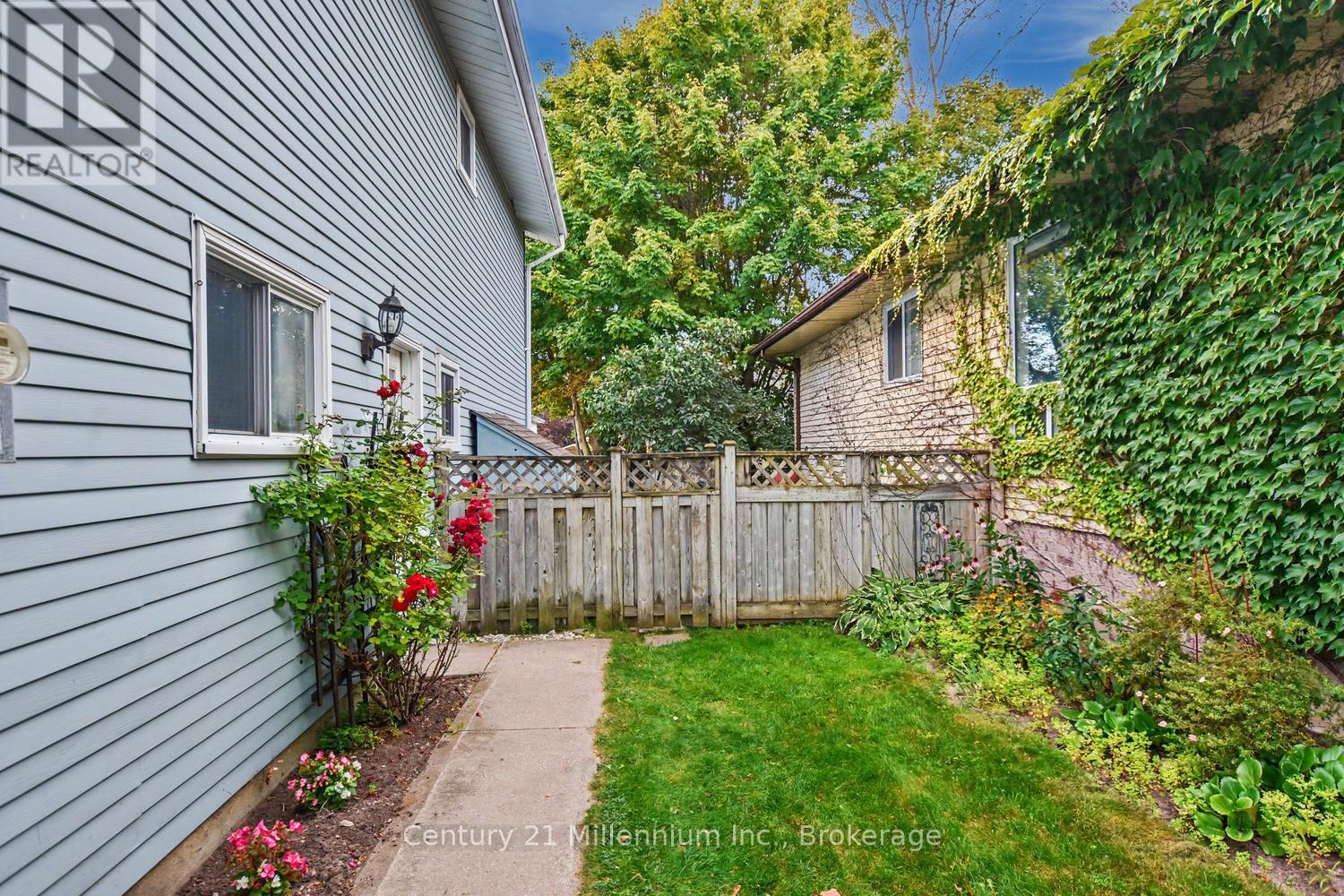 18 Dillon Drive, Collingwood, Ontario  L9Y 4S3 - Photo 5 - S13844414