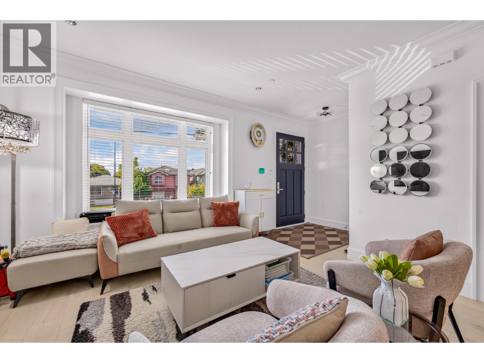 5584 Rupert Street, Vancouver, British Columbia  V5R 2K5 - Photo 2 - R3167947