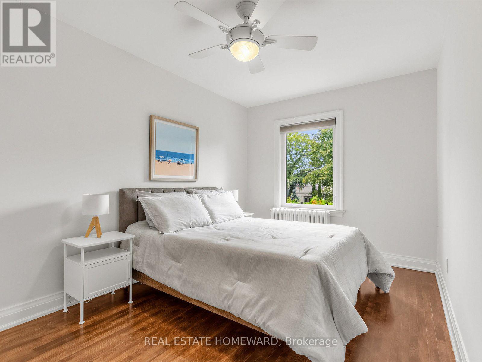 5 Beaufield Avenue, Toronto, Ontario  M4G 3R2 - Photo 16 - C13844424