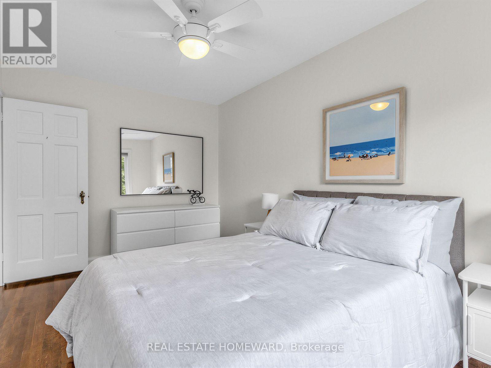 5 Beaufield Avenue, Toronto, Ontario  M4G 3R2 - Photo 17 - C13844424