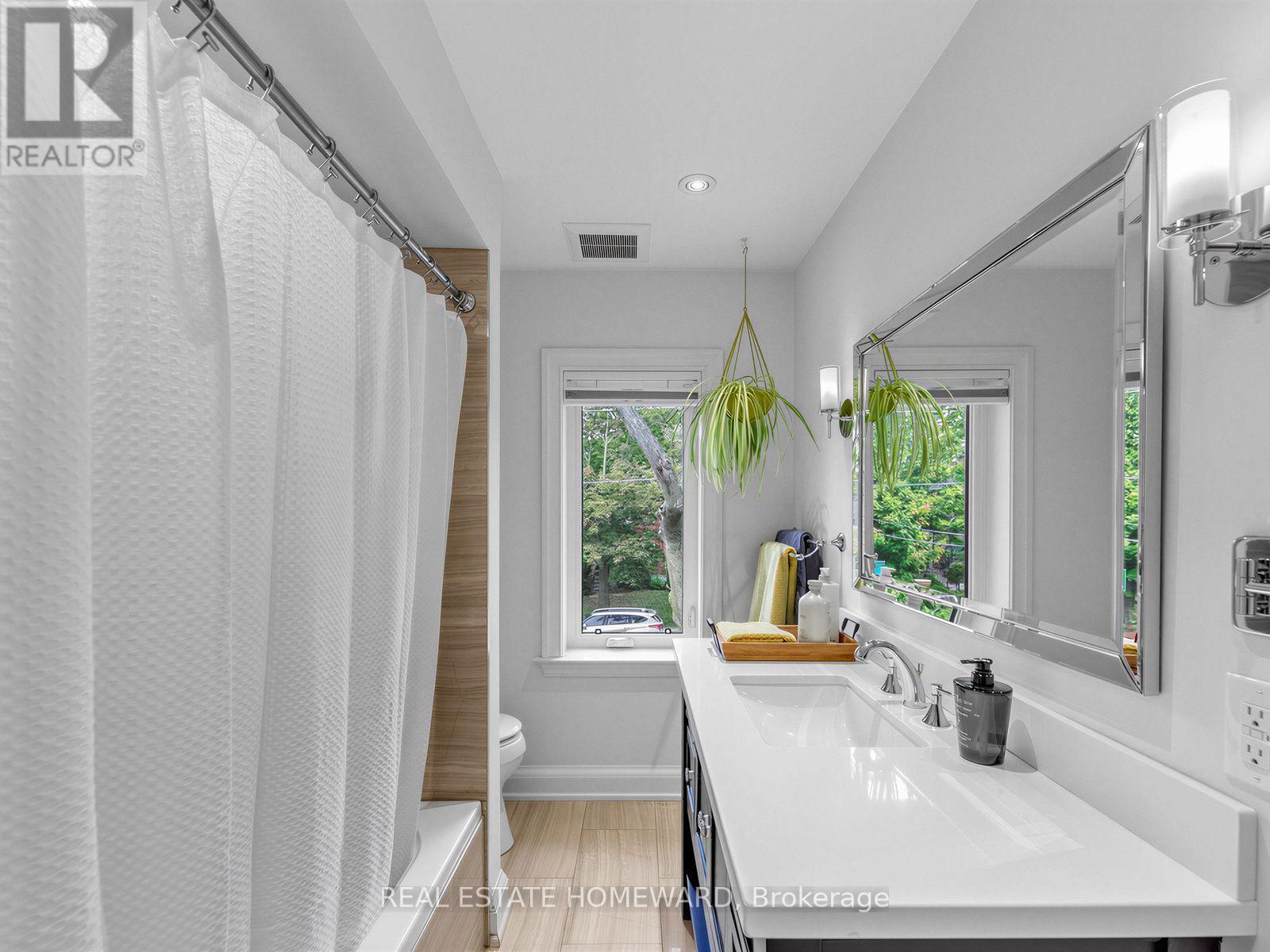 5 Beaufield Avenue, Toronto, Ontario  M4G 3R2 - Photo 20 - C13844424