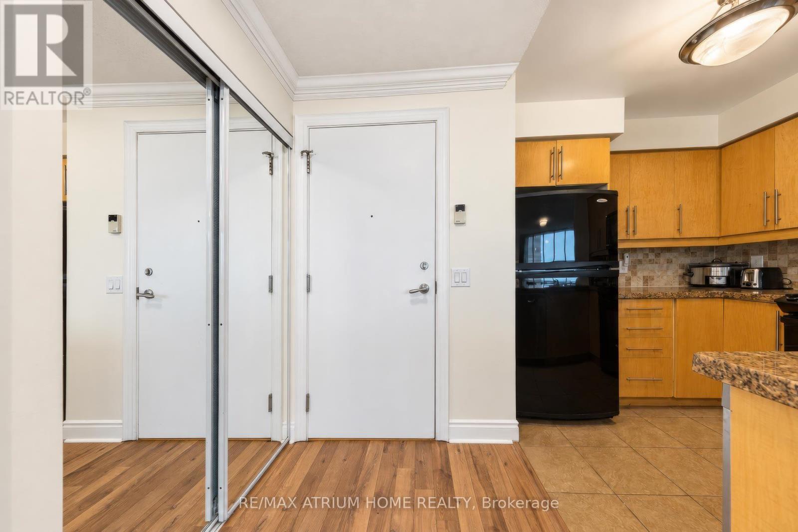 2320 - 25 Greenview Avenue, Toronto, Ontario M2M 1R2 - Photo 3 - C13844500