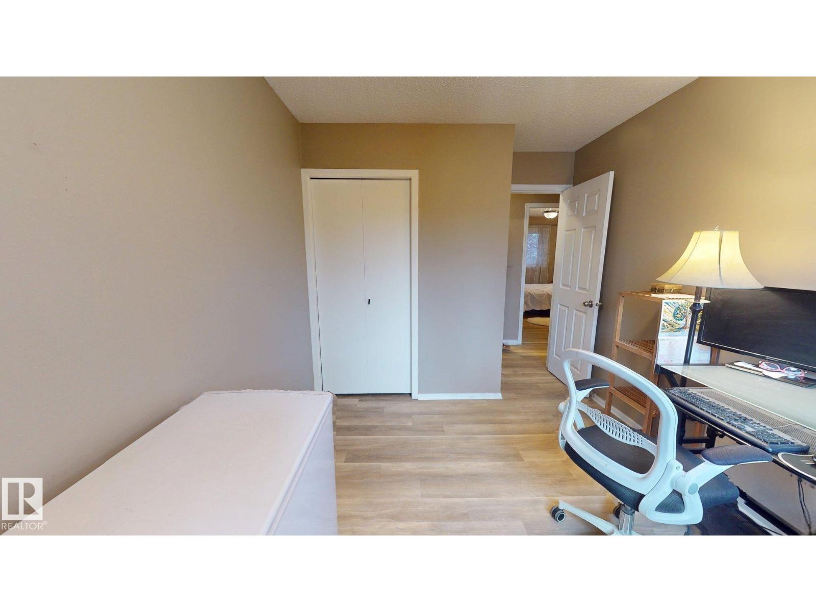 9813 152 ST NW
