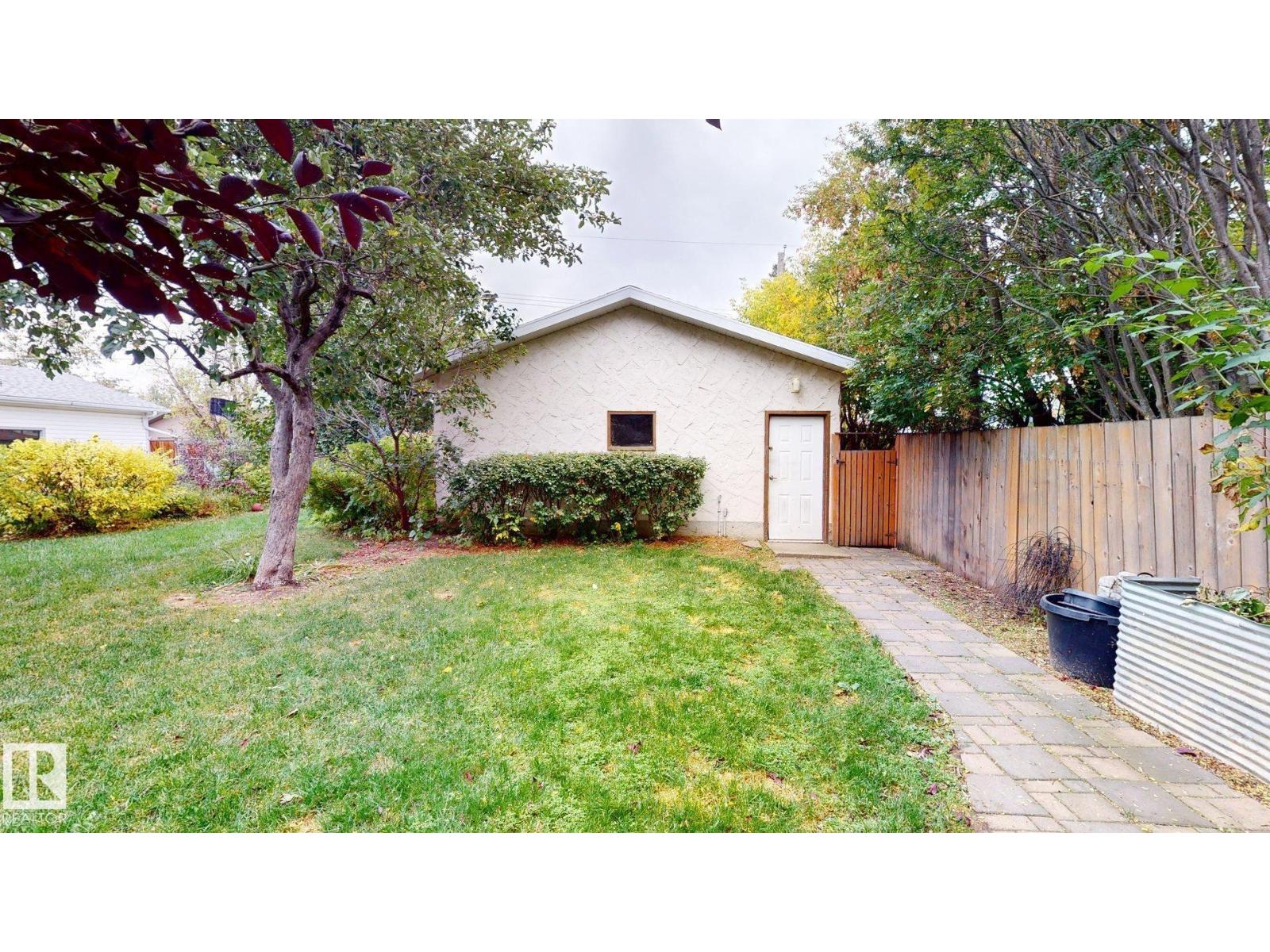 9813 152 ST NW