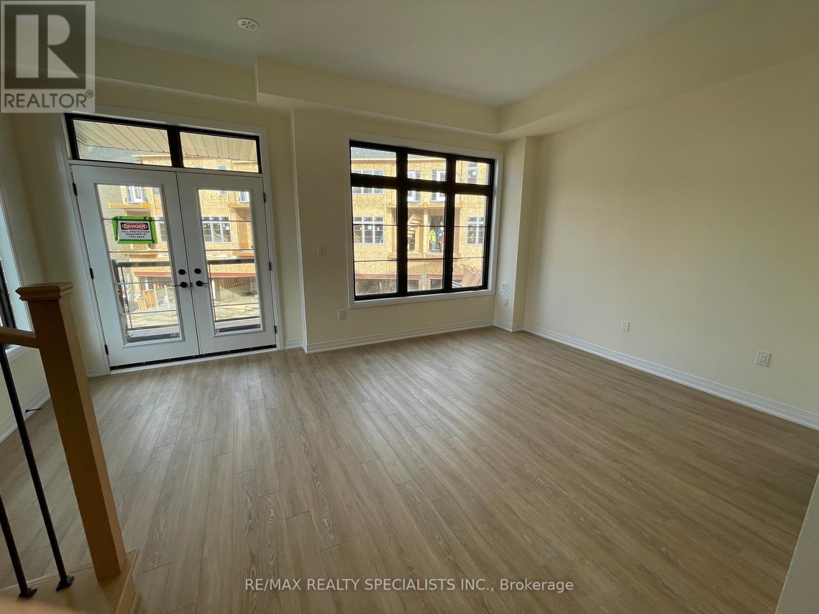 39 De La Roche Drive, Vaughan, Ontario  L4H 5G4 - Photo 5 - N13844404